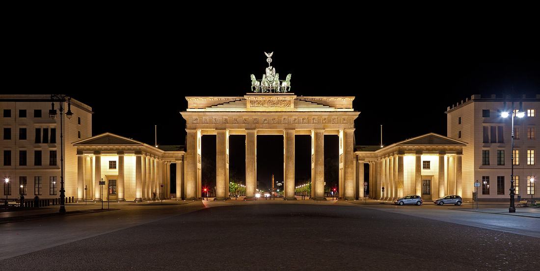 Brandenburger Tor in Berlin bei Nacht
